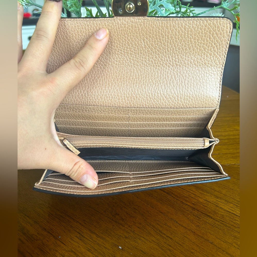 GUCCI Dollar Calfskin Interlocking G Continental Wallet Camelia - Picture 9 of 13